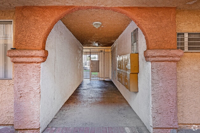 Entrance - 13354 Vanowen St