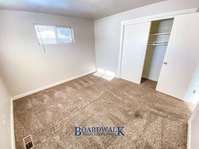Building Photo - 325 Baird Cir