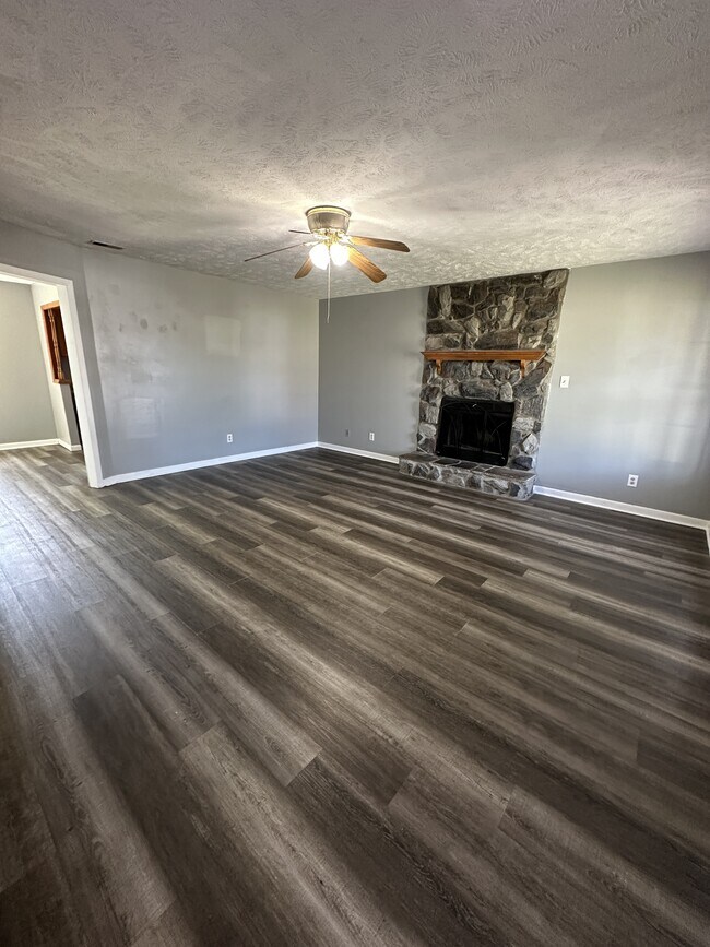 Building Photo - 7882 Uriah Dr