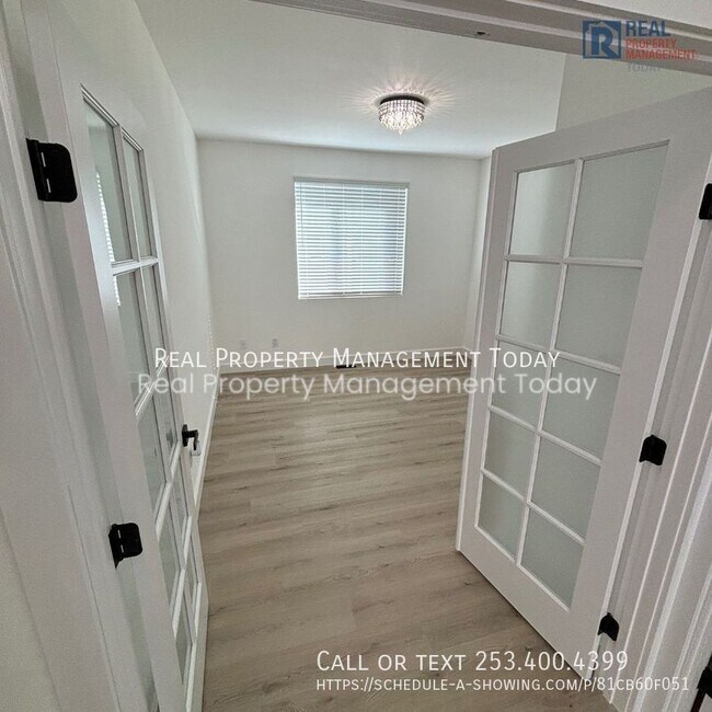 Building Photo - 105 Lane Blvd NW