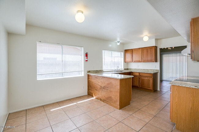 Building Photo - 10640 N 66th Ave