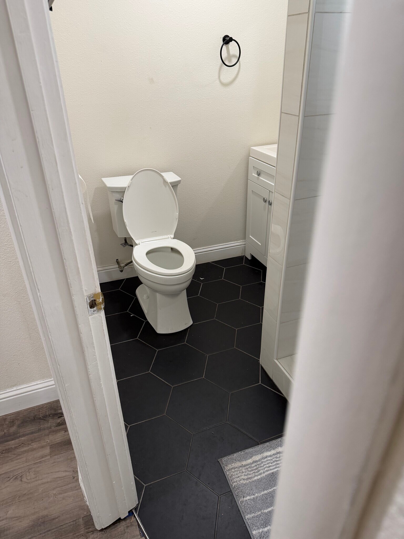 Bathroom - 4807 El Camino Ave