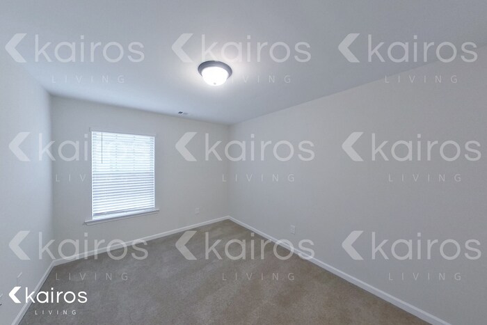 Building Photo - 820 Heather Dr
