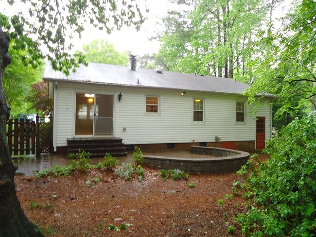 Building Photo - 309 Holtz Ln