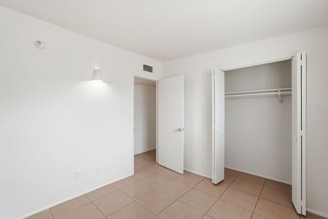 Building Photo - Bright 3-Bed Tucson Rental Home with Expansive Fenced Backyard Near U of A