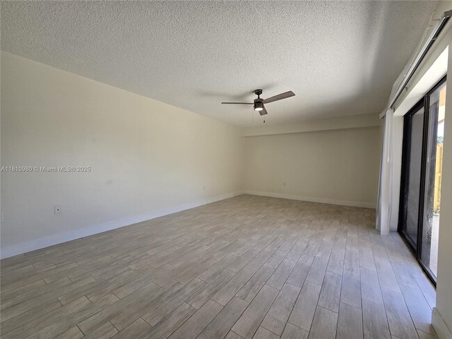 Building Photo - 824 Blue Ridge Cir