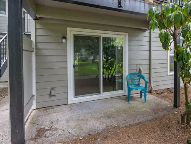 Building Photo - Charming Ground-Level 1BR in Sequoia Park – Patio, Pool Access & Prime Beaverton Location