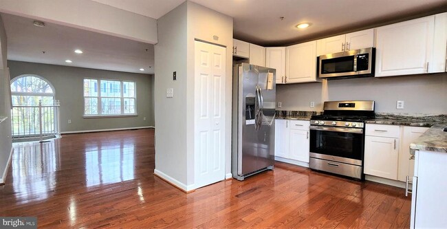 Building Photo - 4605 Snowflower Blvd