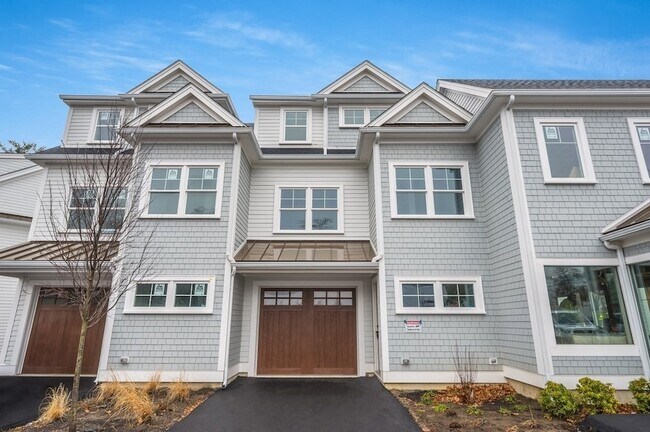 Building Photo - 451 Essex St