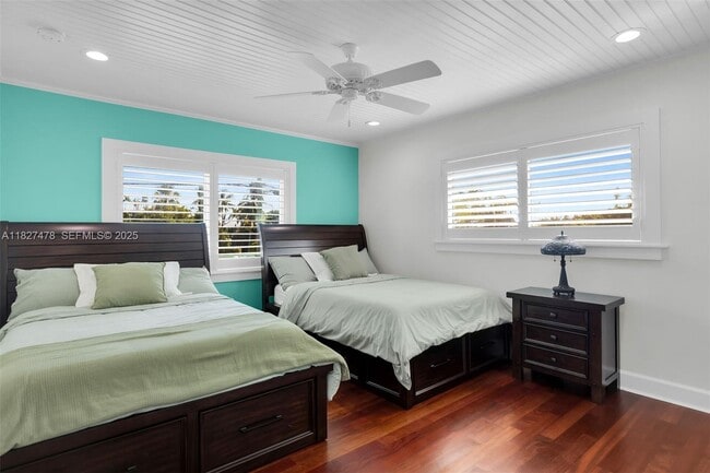 Building Photo - 232 W Seaview Dr