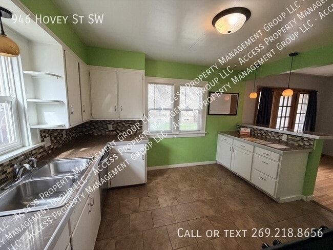 Building Photo - 946 Hovey St SW