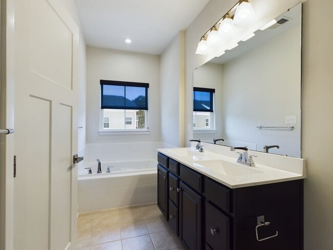 Building Photo - 537 Crofton Village Terrace