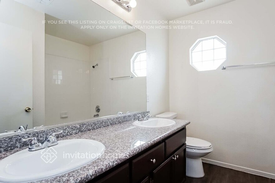 Building Photo - 259 Finestra Dr