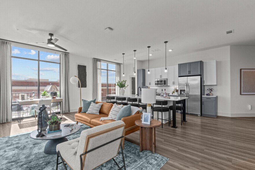 Building Photo - The Holbrook at Town Center