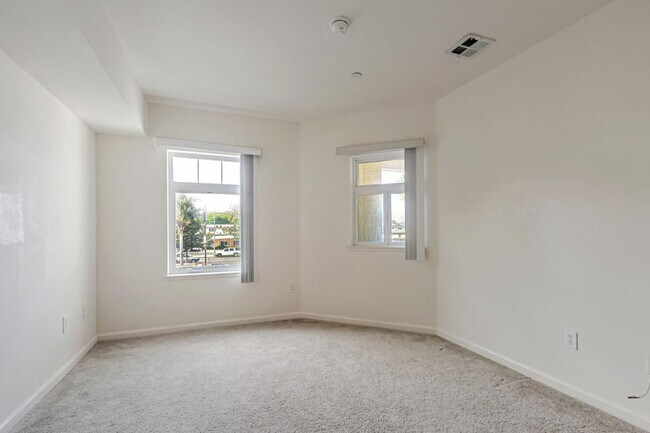 Building Photo - 3128 Loma Verde Dr