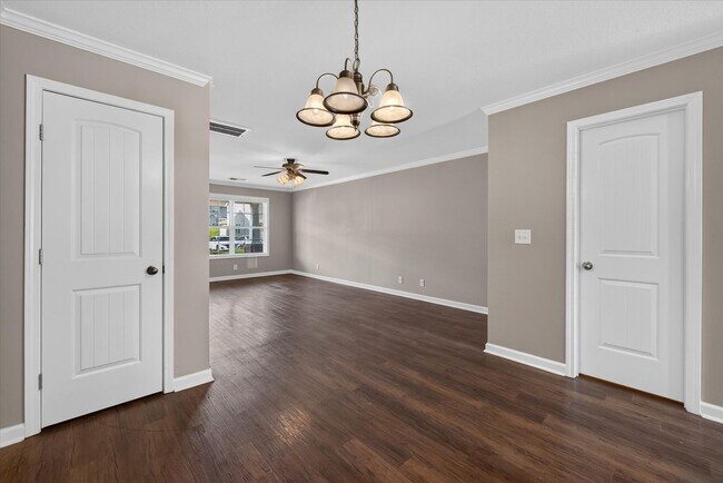 Building Photo - 343 Sam Houston Cir