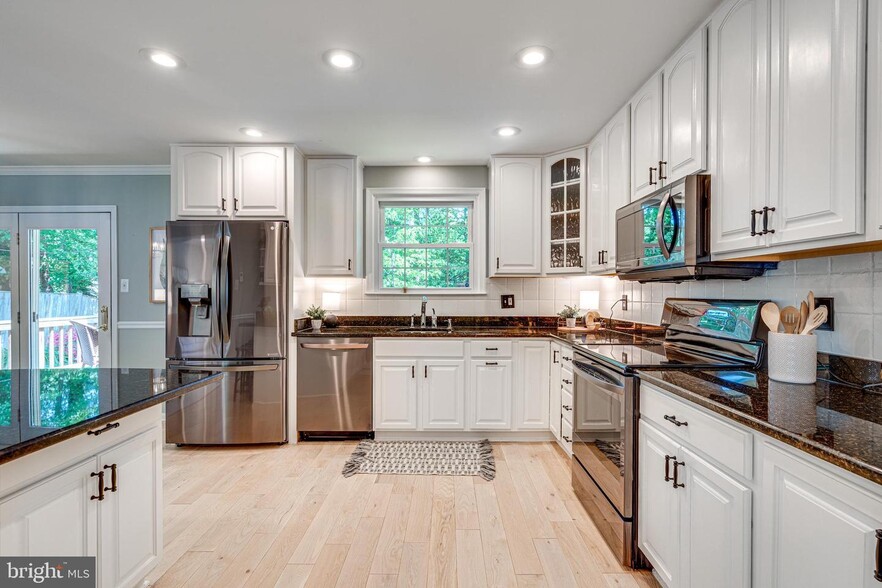 Building Photo - 5223 Tooley Ct