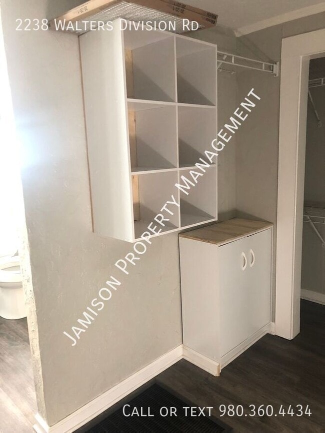 Building Photo - 2238 Walters Division Rd