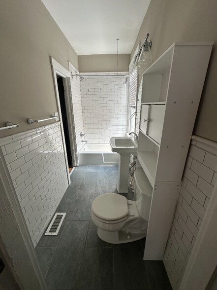 Building Photo - 417 Gilmer St