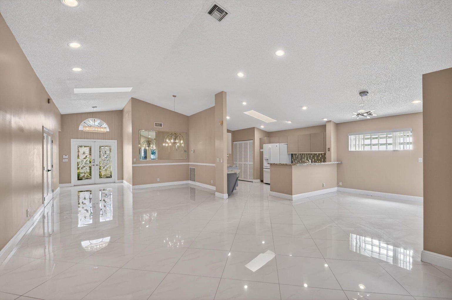 Building Photo - 7891 Sailing Shores Terrace