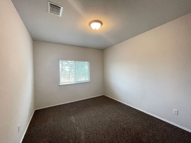 Building Photo - 1816 Cow House Ct