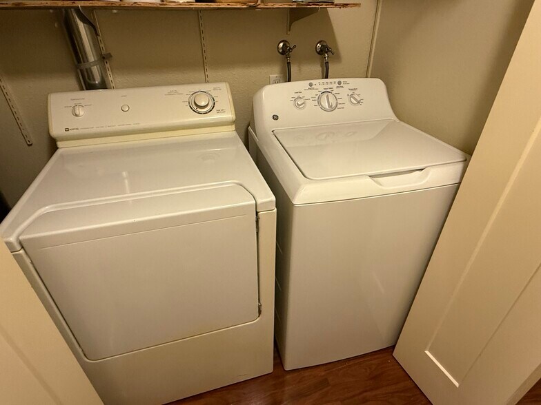 Building Photo - 10009 NE 123rd St