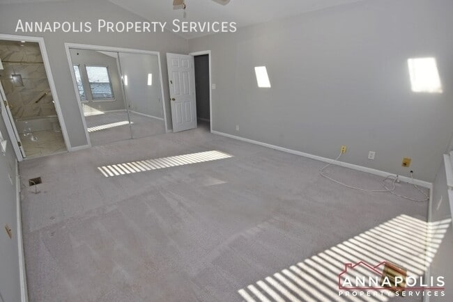 Building Photo - 1363 Washington Dr