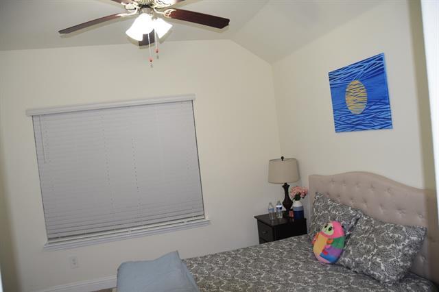 Building Photo - 414 Parkford Dr