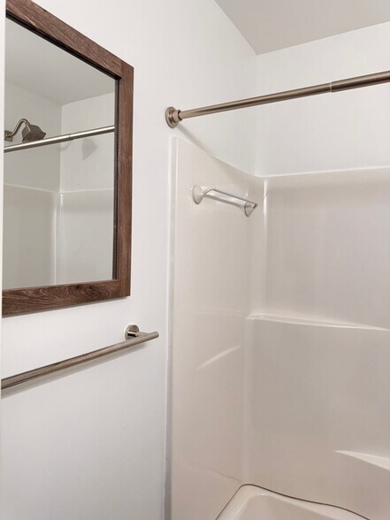 Building Photo - 4452 Elderwood Dr