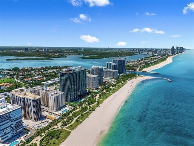 Building Photo - 10201 Collins Ave