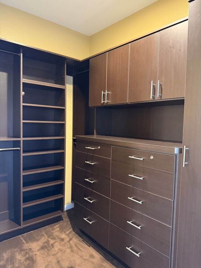 Building Photo - Magnificent Home Located In Guard Gated Tuscany!