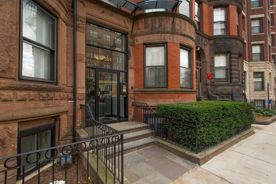 Building Photo - 521 Beacon St