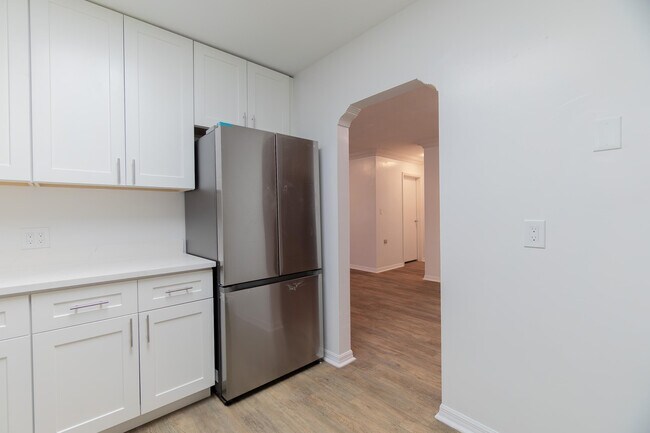 Building Photo - 4375 Forest Ln