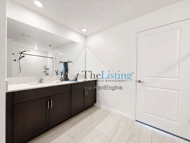 Building Photo - 13260 Palmerston Rd