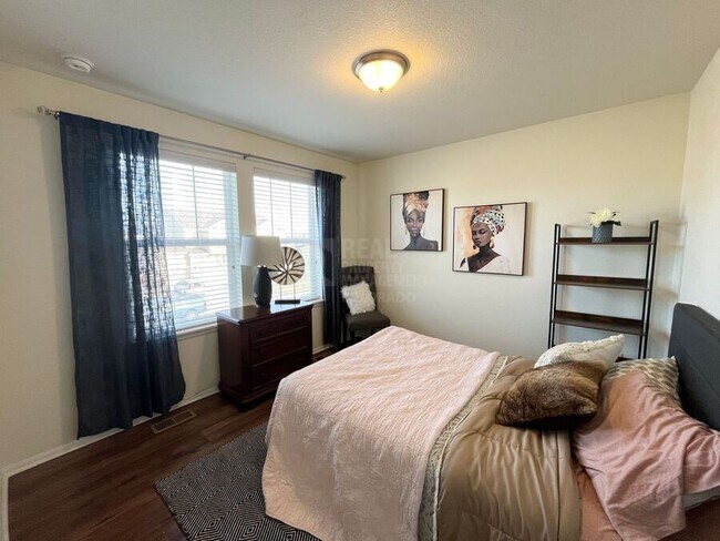 Building Photo - 13360 Olive St