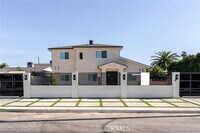 Building Photo - 6850 1/2 Ranchito Avenue, Los Angeles, CA 91405 - 3 BR 3 BA house