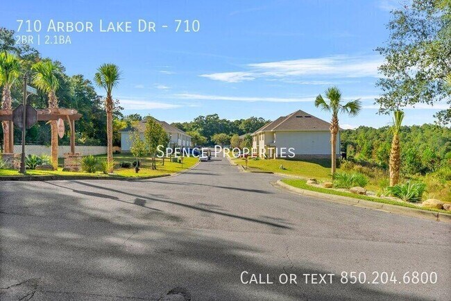Building Photo - 722 Arbor Lake Dr