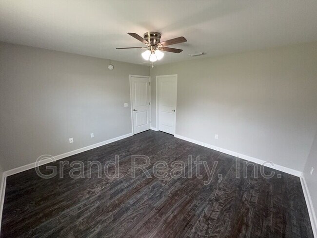 Building Photo - 4013 Brittany Ln
