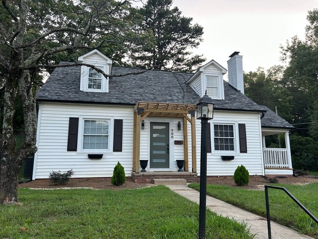 Building Photo - Available Soon! Ardmore WS, 4 Bedroom, 3 F...