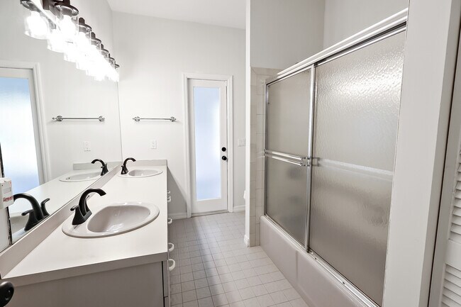 Building Photo - 410 Arrowhead Trail