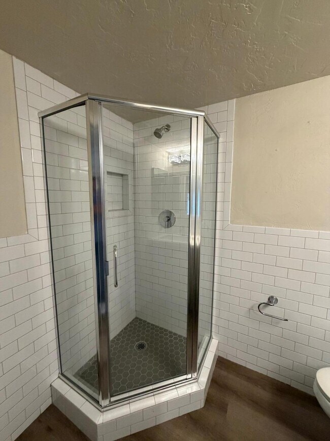 Building Photo - 902 S Surfside Dr