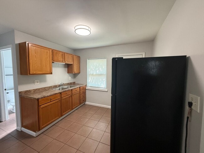 Building Photo - 636 S Wheatland Ave