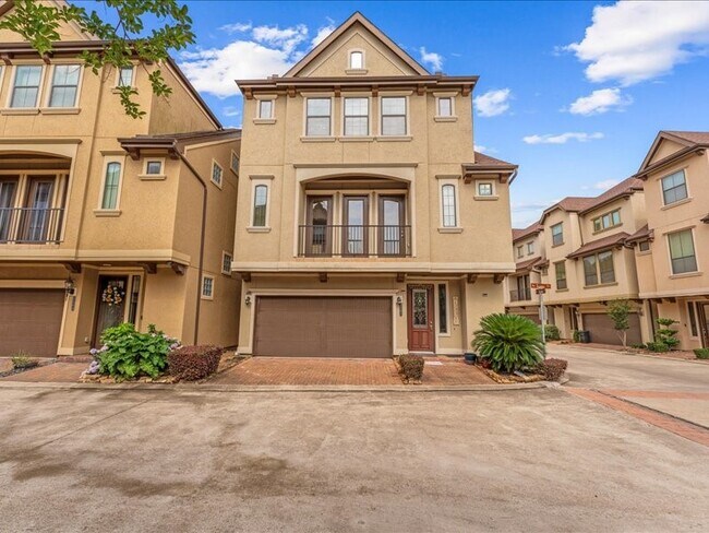Building Photo - 5502 Lunia Ln