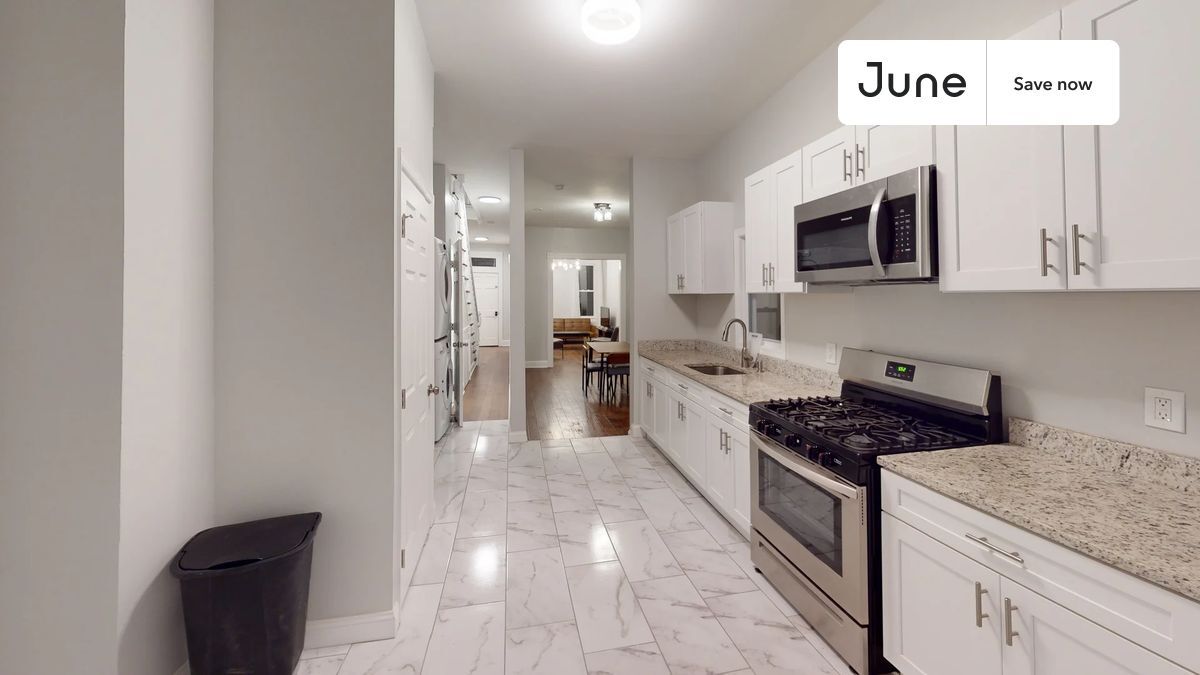 Building Photo - 2124 13th St SE