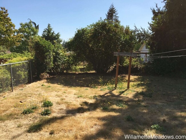 Building Photo - Charming Updated 3 Bedroom Home with A/C, Garage & Fenced Backyard in South Salem