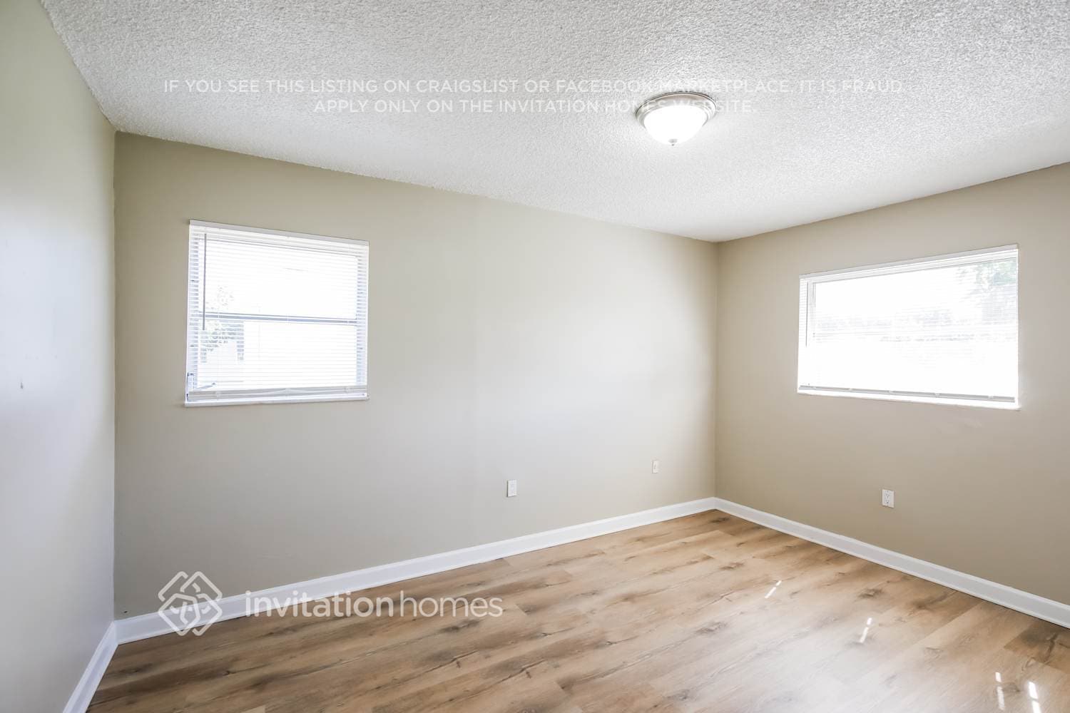 Building Photo - 3010 SW 97th Ct