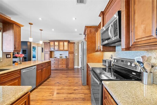 Building Photo - 5031 SW 119th Ave