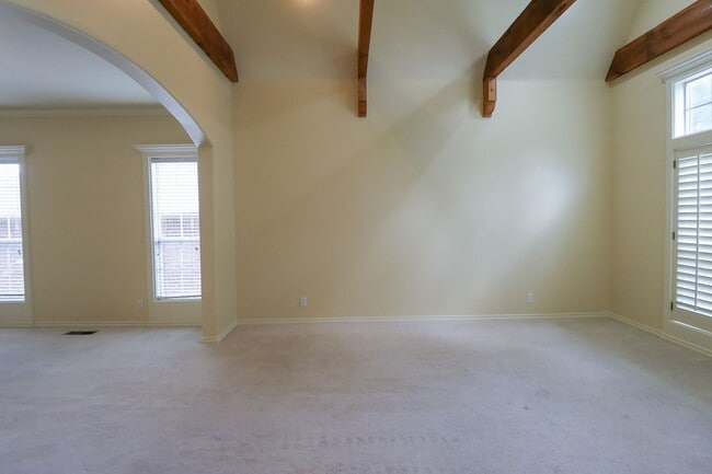 Building Photo - Huge, Gorgeous South Tulsa home ready for ...