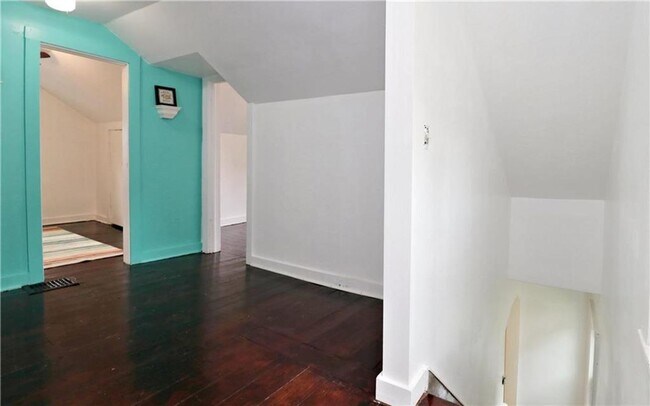Building Photo - Charming, Updated 3-bedroom 2-bath home!!