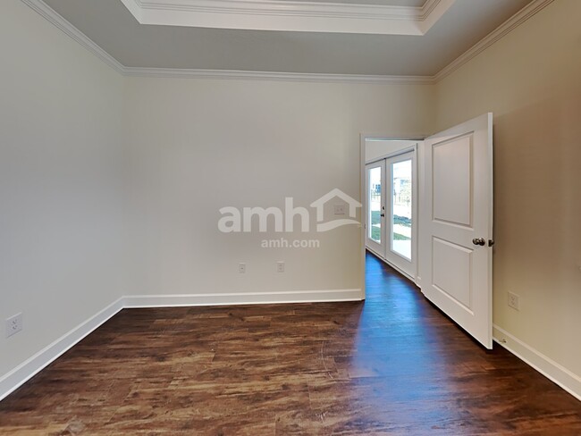 Building Photo - 1010 Walden Woods Dr